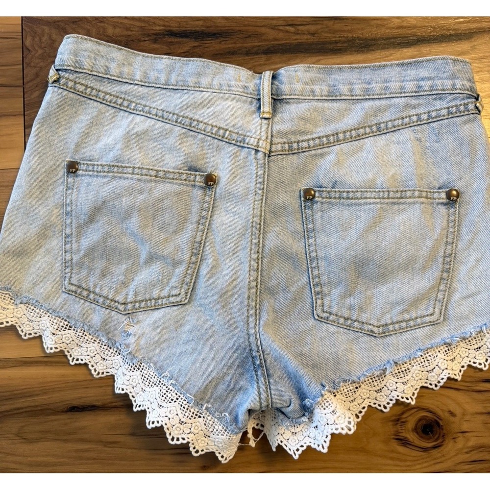 Free People Lace Trim Denim Shorts W28 Distressed Boho Festival Cutoff - Picture 8 of 14